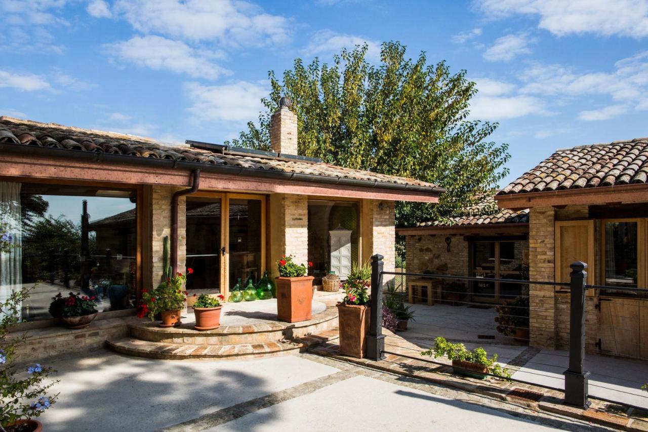 B&B Il Cavallino Civitanova Alta Exterior photo