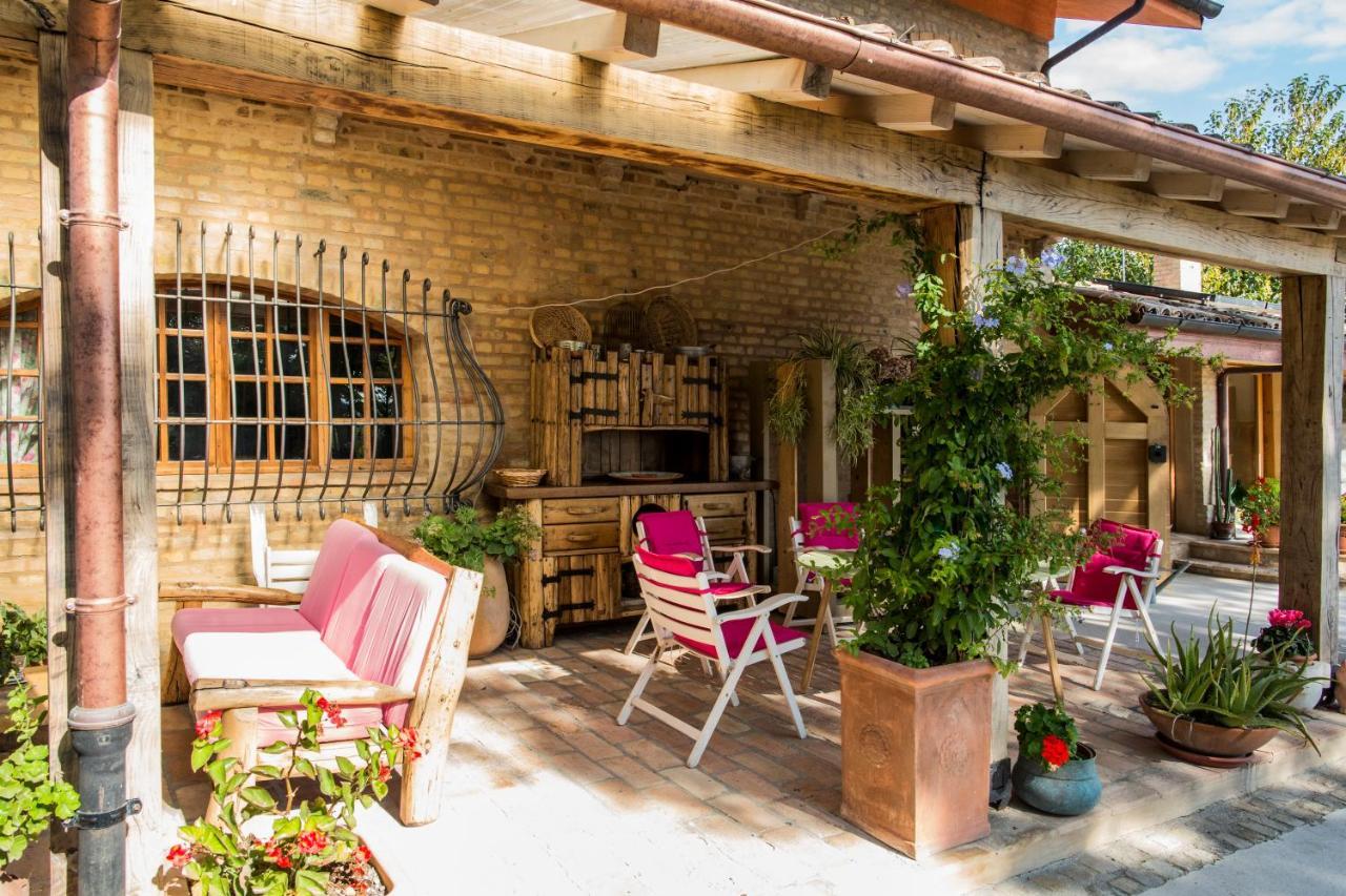 B&B Il Cavallino Civitanova Alta Exterior photo
